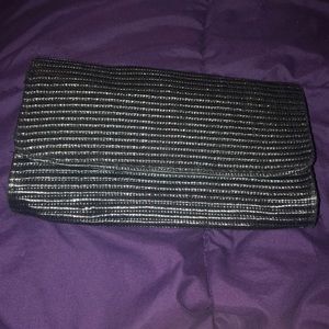 H and M clutch
